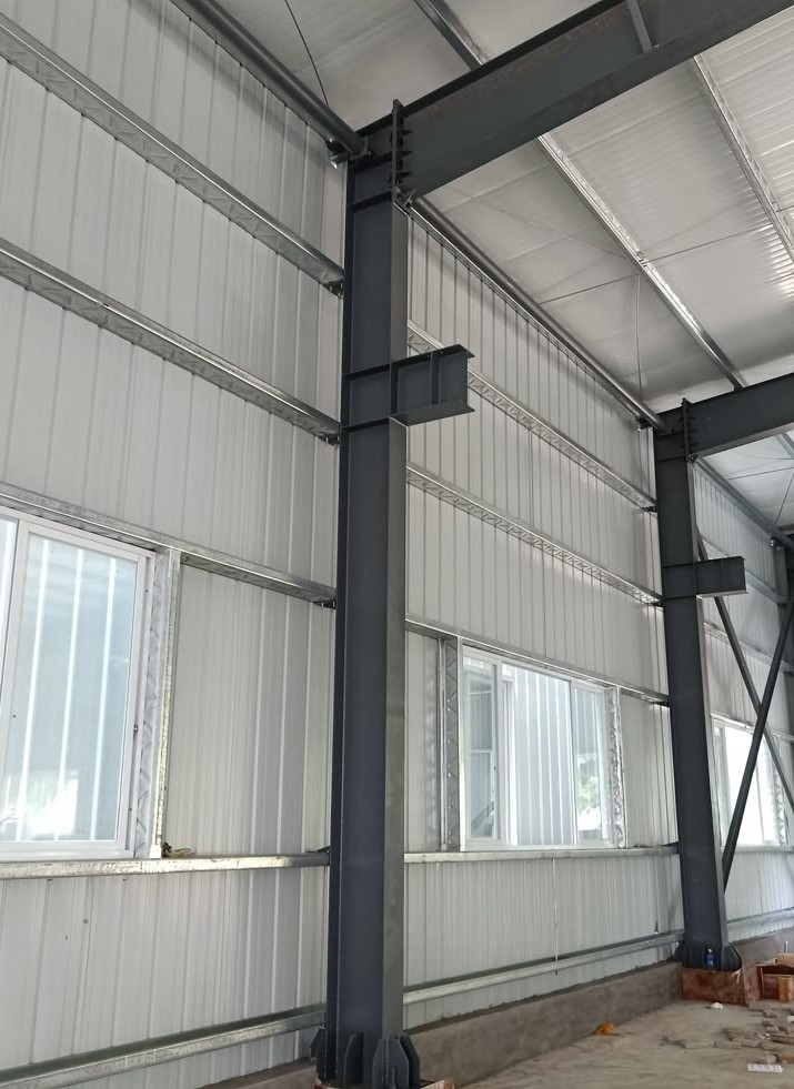 Desain Warehouse Rangka Baja: Spesifikasi, Struktur, dan Biaya | HDP